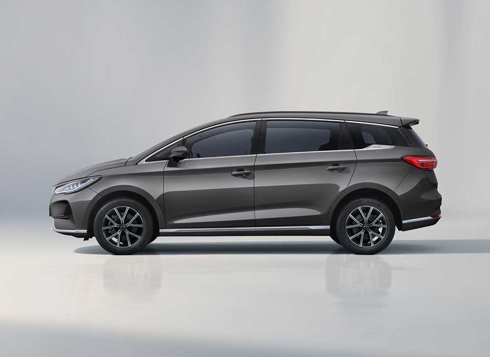 harga BYD M6 di Sidoarjo